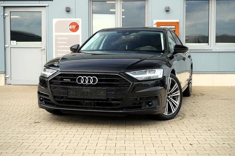 Grau Gebraucht 2017 Audi A8 Ambiente Limousine | 49.389 € (Teuer) - Bild 1/4