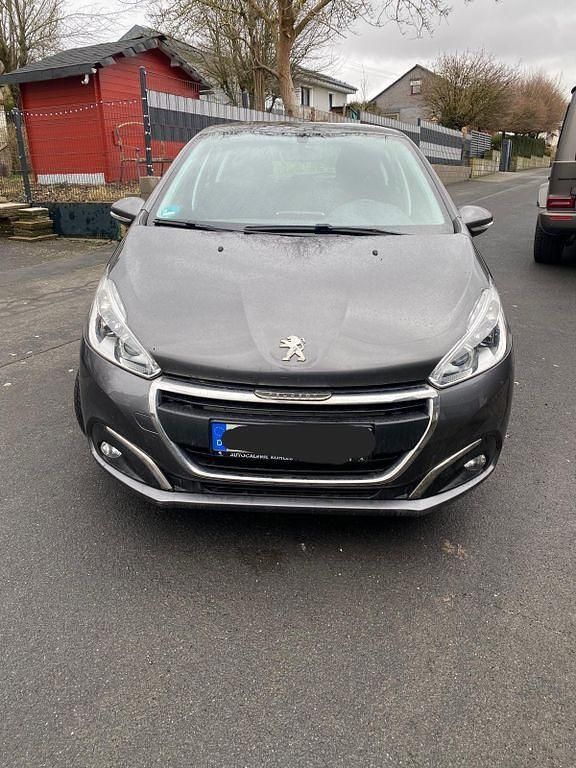 Gebraucht Peugeot 208 Allure 83 PS (61 kW) 2019 Grau Kleinwagen