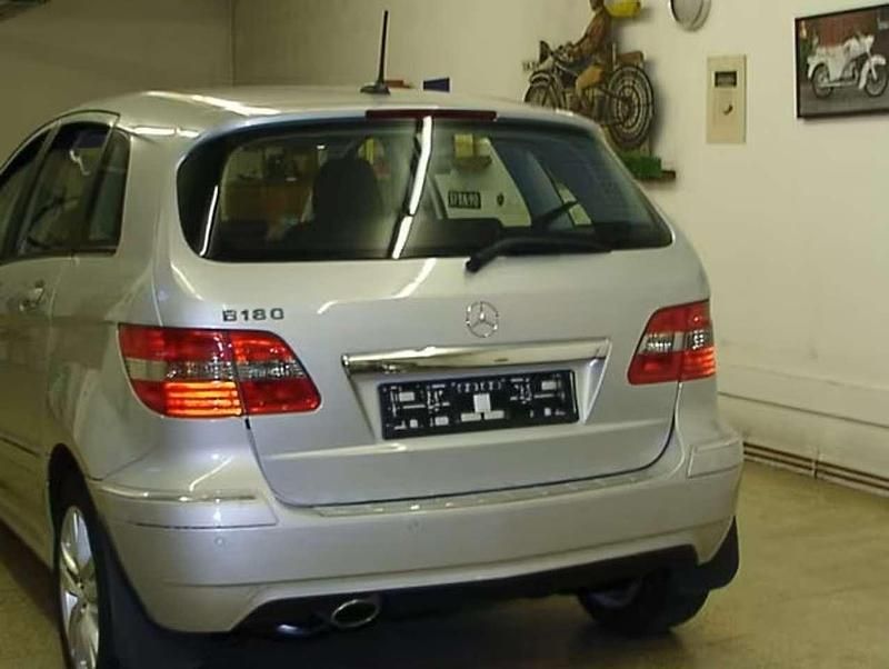 Gebraucht Mercedes B180 116 PS (85 kW) 2009 Silber Van / Kleinbus