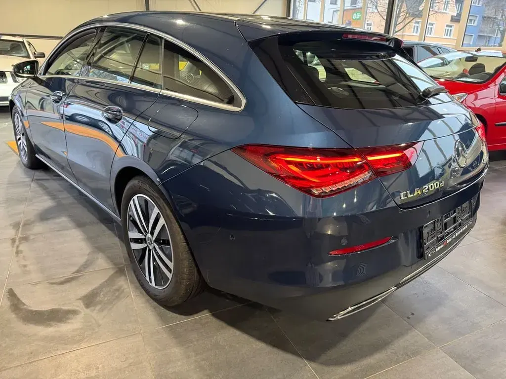 Gebraucht Mercedes CLA200 150 PS (110 kW) 2022 Blau Limousine