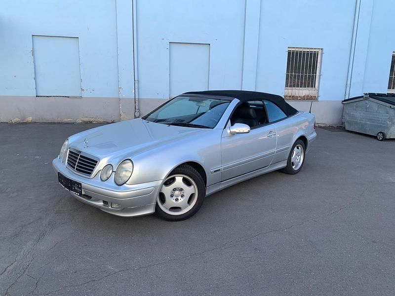 Silber Gebraucht 2001 Mercedes CLK230 Cabrio | 5.000 € (Fairer Preis) - Bild 1/4