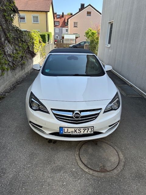 Weiß Gebraucht 2016 Opel Cascada Innovation Cabrio | 10.900 € (Fairer Preis) - Bild 1/4