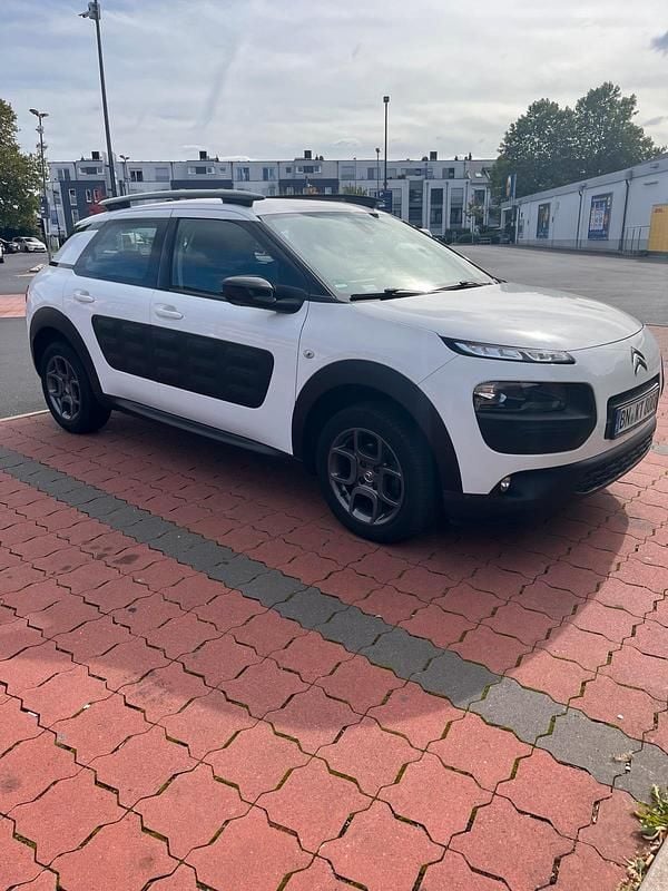 Weiß Gebraucht 2016 Citroën C4 Limousine | 6.700 € (Guter Preis) - Bild 1/4