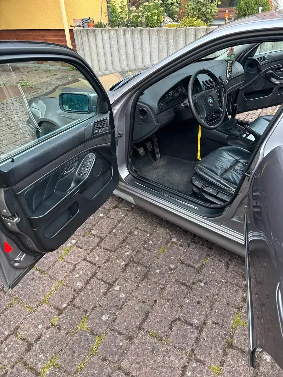 Gebraucht BMW 523 170 PS (125 kW) 1999 Silber Limousine