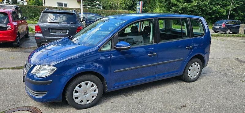 Blau Gebraucht 2009 VW Touran Conceptline Van / Kleinbus | 5.900 € (Fairer Preis) - Bild 1/4