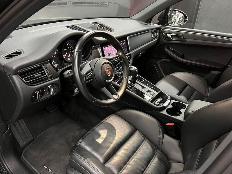Gebraucht Porsche Macan 265 PS (194 kW) 2023 Schwarz SUV