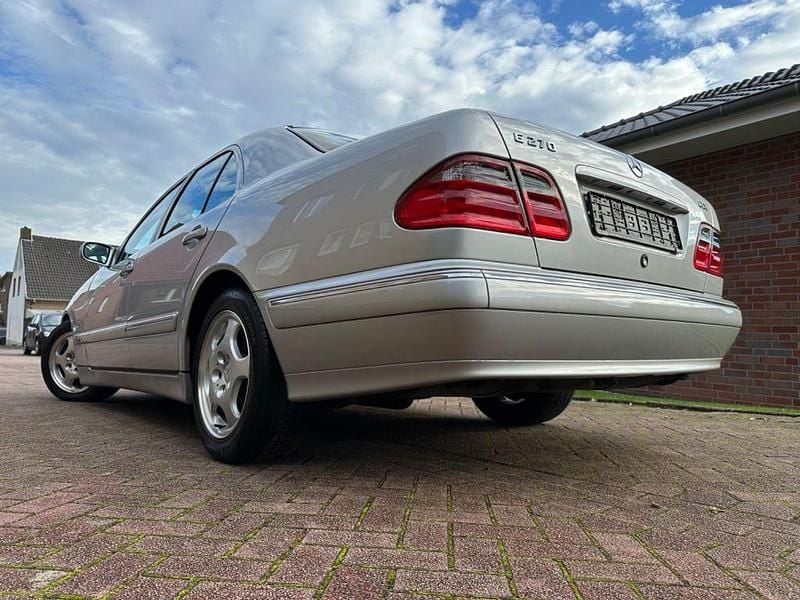 Gebraucht Mercedes E270 Avantgarde 170 PS (125 kW) 2000 Silber Limousine