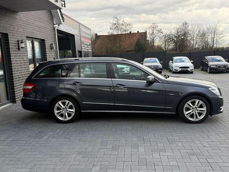 Gebraucht Mercedes E200 136 PS (100 kW) 2012 Grau Kombi