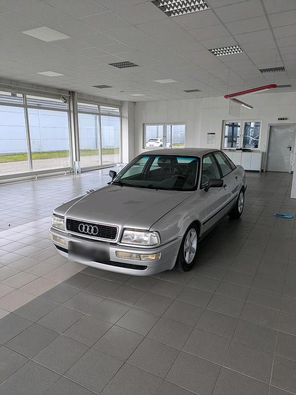 Second-hand Audi 80 Basis 115 CP (84 kW) 1994 Argintiu Berlinǎ