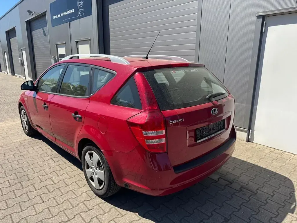 Gebraucht Kia Ceed 109 PS (80 kW) 2008 Rot Kleinwagen