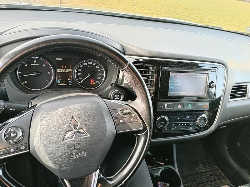 Gebraucht Mitsubishi Outlander 177 PS (130 kW) 2015 Grau SUV