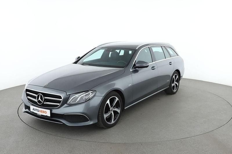 Grau Gebraucht 2020 Mercedes E220 Avantgarde Kombi | 27.630 € (Superpreis) - Bild 1/3