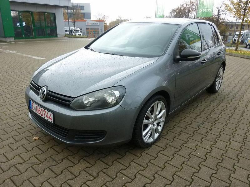Grau Gebraucht 2009 VW Golf VI Trendline Limousine | 4.985 € (Fairer Preis) - Bild 1/4