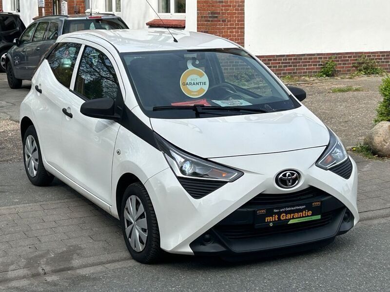 Weiß Gebraucht 2020 Toyota Aygo Kleinwagen | 5.999 € (Guter Preis) - Bild 1/4