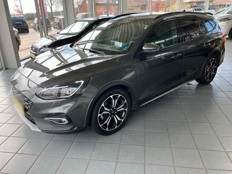 Gebraucht Ford Focus Active 182 PS (133 kW) 2019 Grau Kombi