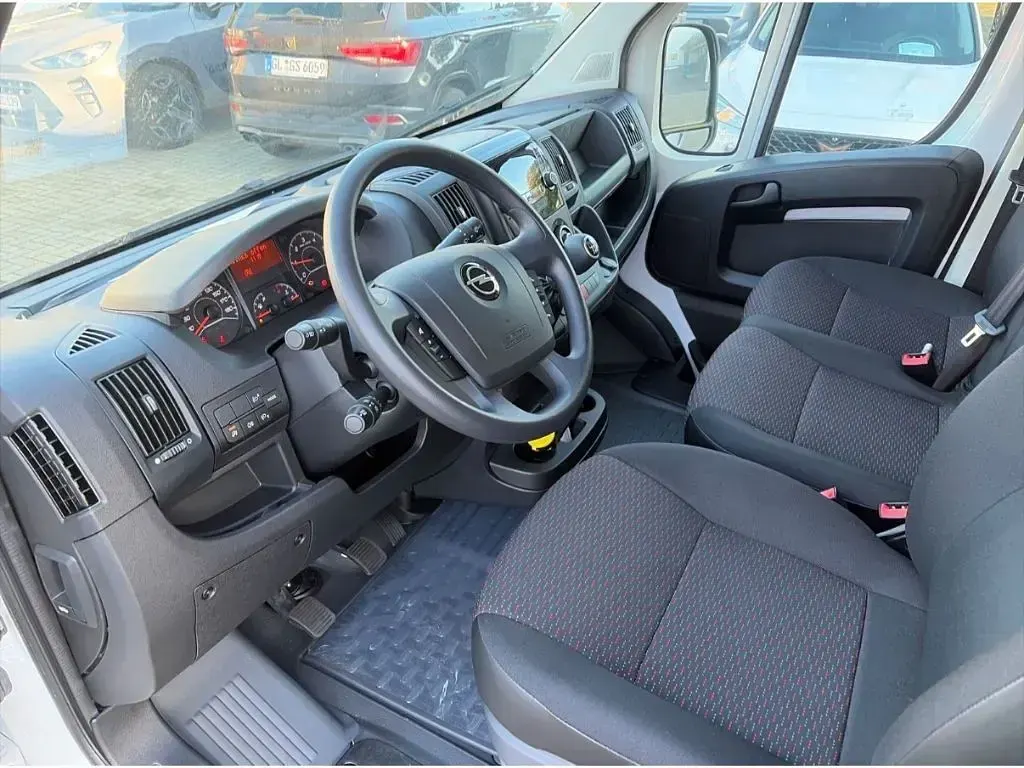 Gebraucht Opel Movano 140 PS (102 kW) 2022 Weiß Van