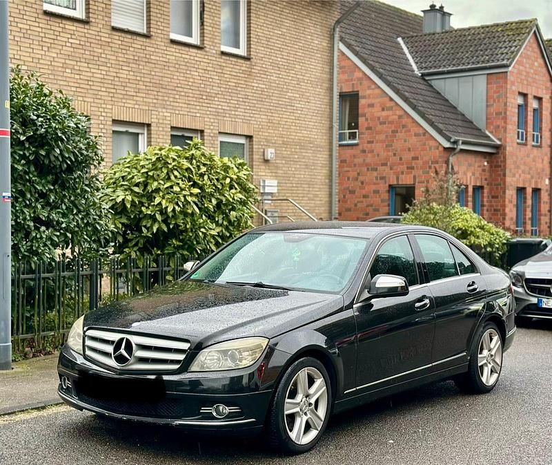 Schwarz Gebraucht 2007 Mercedes C320 Avantgarde Limousine | 4.250 € (Superpreis) - Bild 1/4
