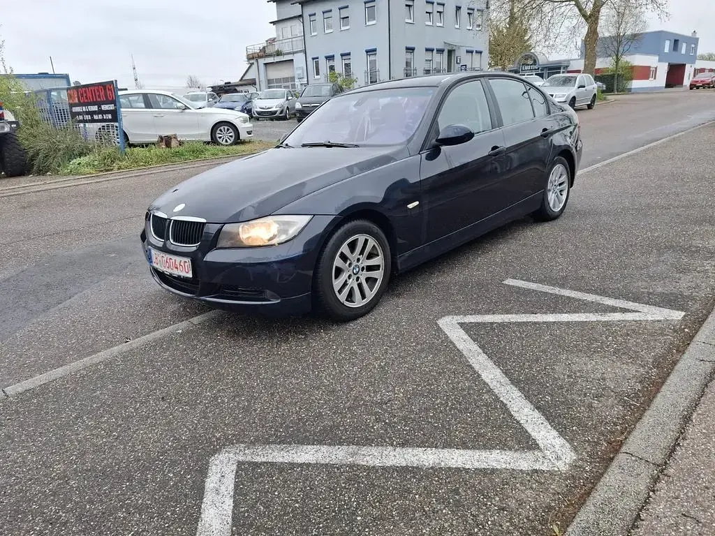 Używany BMW 320 150 KM (110 kW) 2005 Niebieski Sedan/Limuzyna
