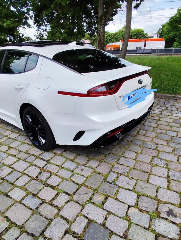 Gebraucht Kia Stinger Exclusive 200 PS (147 kW) 2018 Weiß Kleinwagen