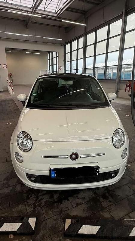 Weiß Gebraucht 2009 Fiat 500 Lounge Limousine | 4.000 € (Fairer Preis) - Bild 1/4