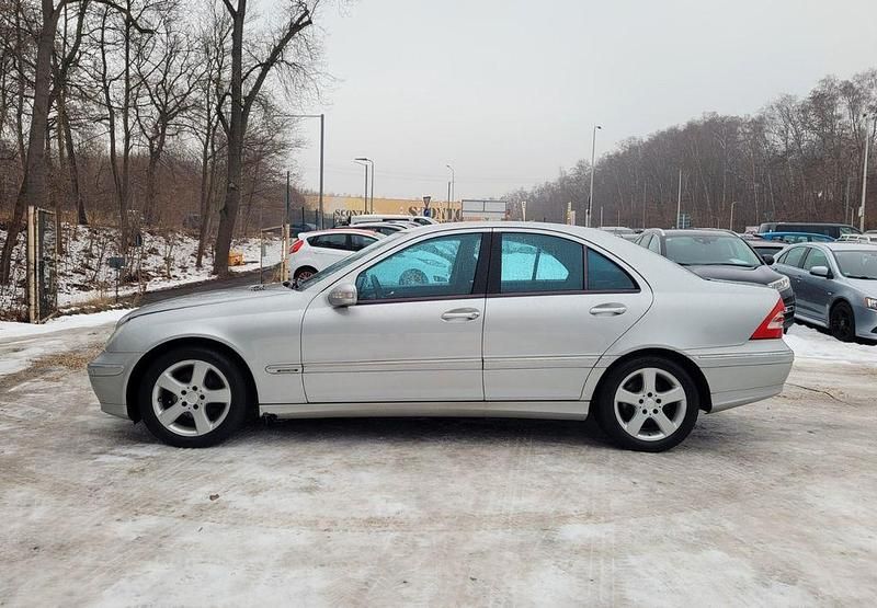 Gebraucht Mercedes C180 Avantgarde 143 PS (105 kW) 2003 Silber Limousine