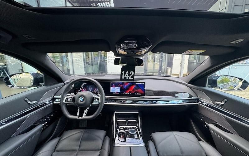 Gebraucht BMW 740 Comfort Edition 299 PS (219 kW) 2025 Schwarz Limousine