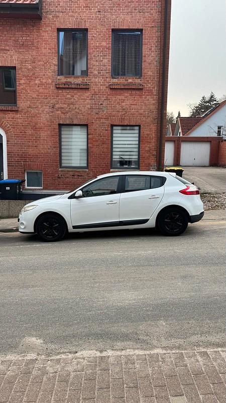 Gebraucht Renault Mégane Expression 110 PS (80 kW) 2009 Weiß Limousine