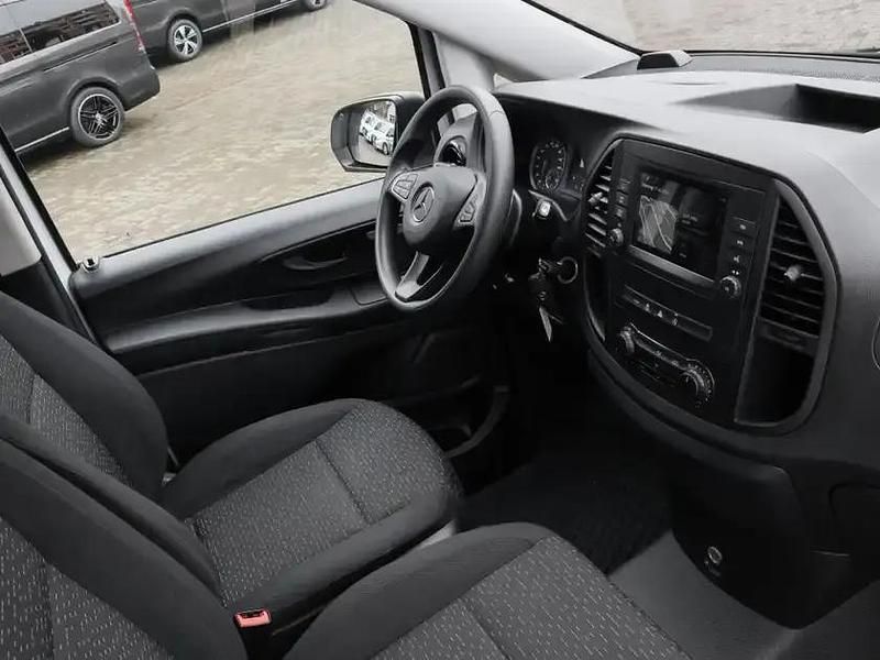 Gebraucht Mercedes Vito 163 PS (119 kW) 2022 Arktikweiss Van