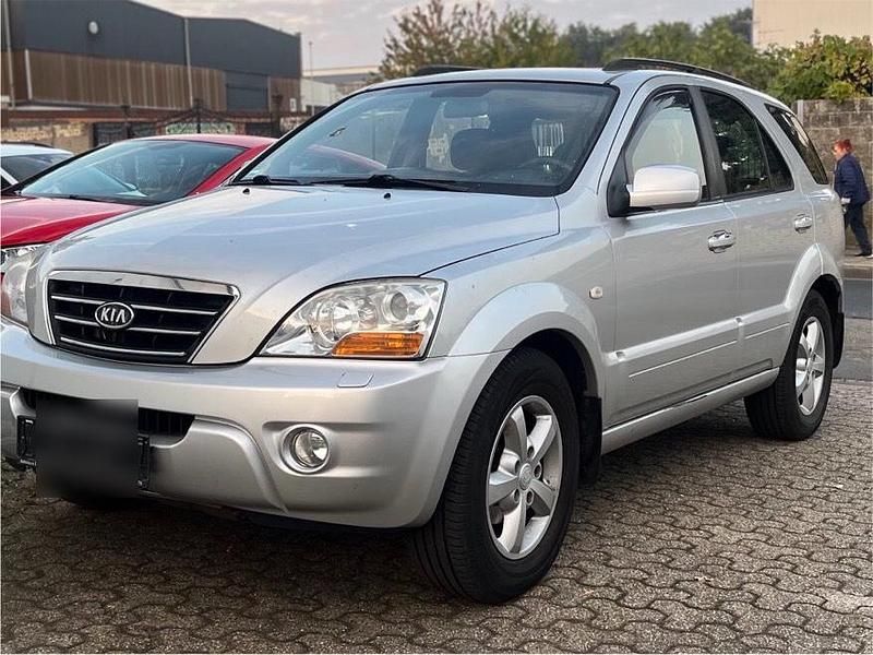 Grau Gebraucht 2009 Kia Sorento 2 SUV | 1.300 € (Superpreis) - Bild 1/4
