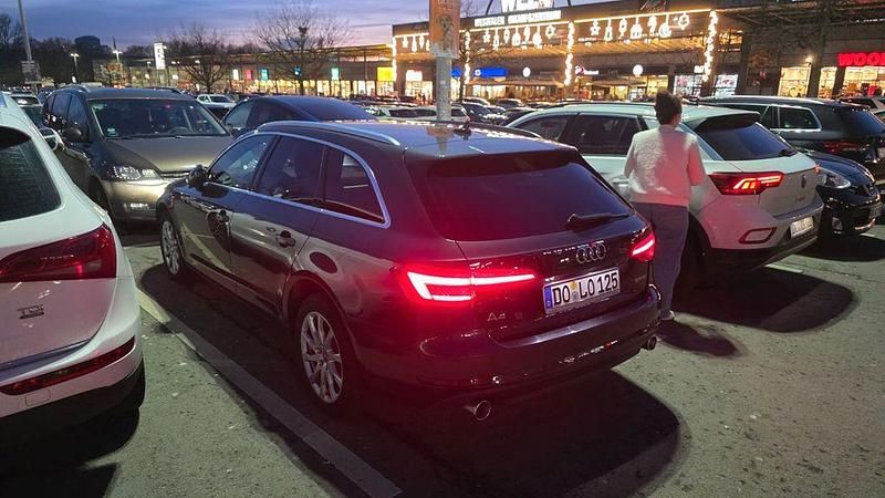 Gebraucht Audi A4 190 PS (139 kW) 2018 Grau Kombi