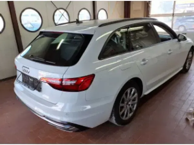 Gebraucht Audi A4 Advanced Plus 163 PS (119 kW) 2023 Weiß Kombi
