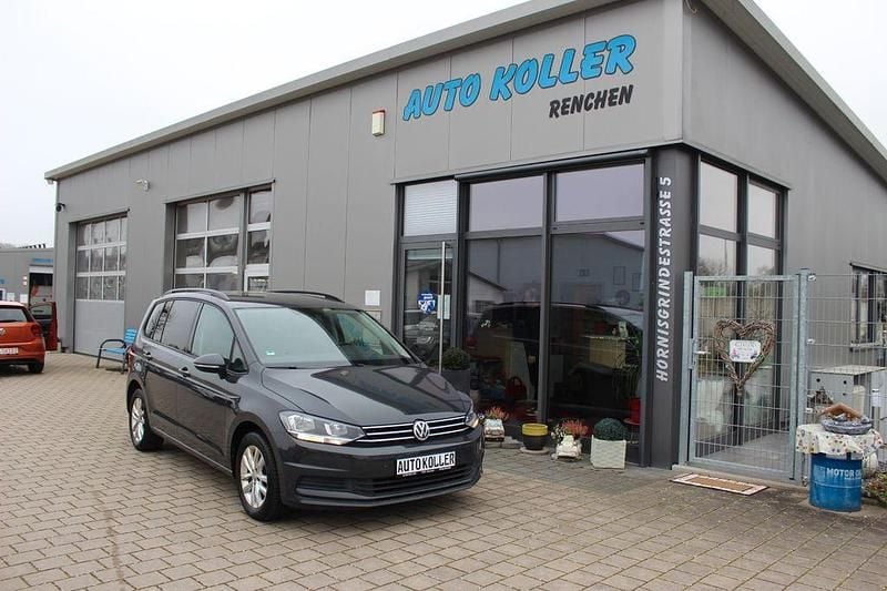 Gebraucht VW Touran 116 PS (85 kW) 2018 Grau Van / Kleinbus