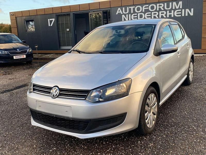 Silber Gebraucht 2010 VW Polo Comfortline Kleinwagen | 8.500 € (Fairer Preis) - Bild 1/4