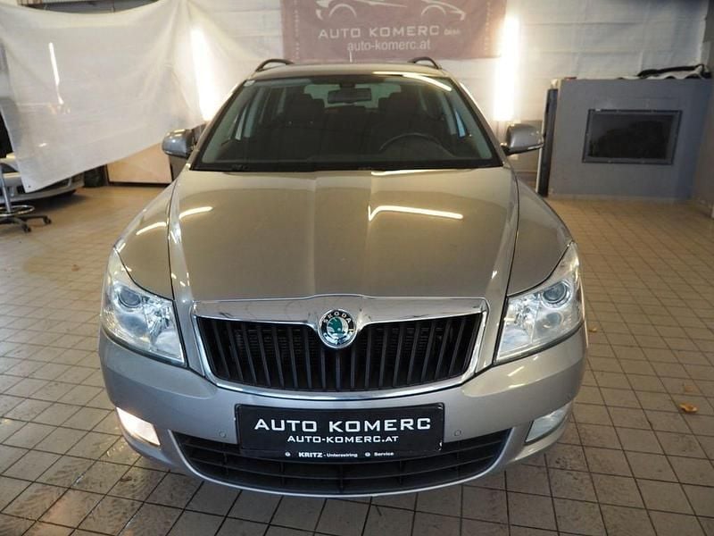 Gold Gebraucht 2013 Skoda Octavia Elegance Kombi | 3.450 € (Superpreis) - Bild 1/4