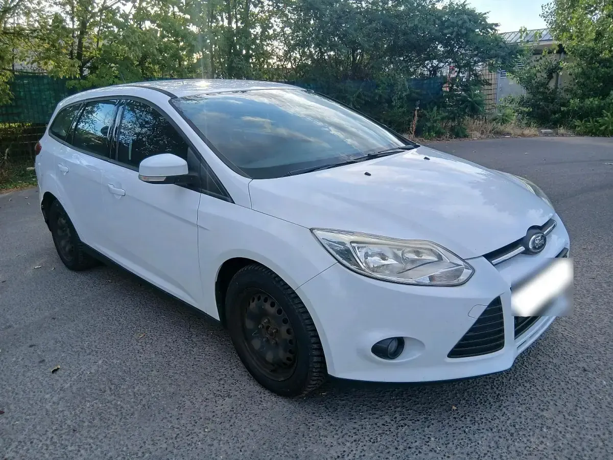 Gebraucht Ford Focus 116 PS (85 kW) 2013 Weiß Kombi