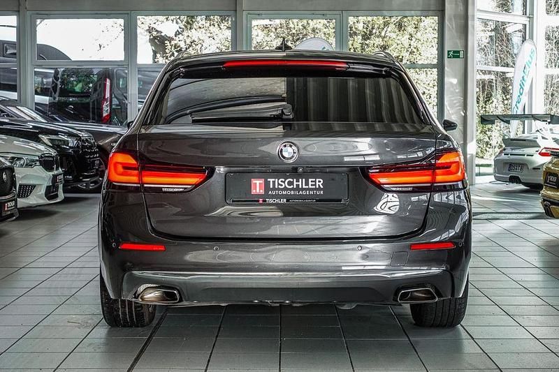 Gebraucht BMW 540 Sport Line 340 PS (250 kW) 2022 Grau Limousine