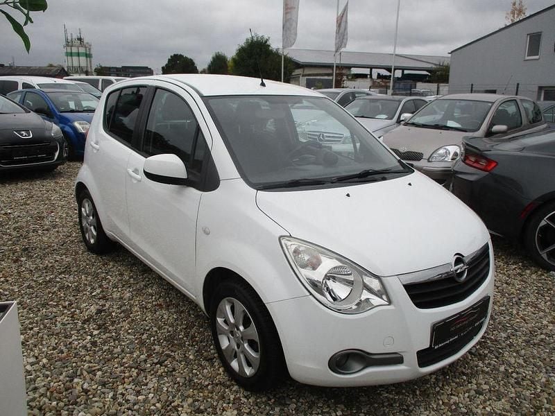 Gebraucht Opel Agila Edition 65 PS (47 kW) 2010 Weiß Kleinwagen