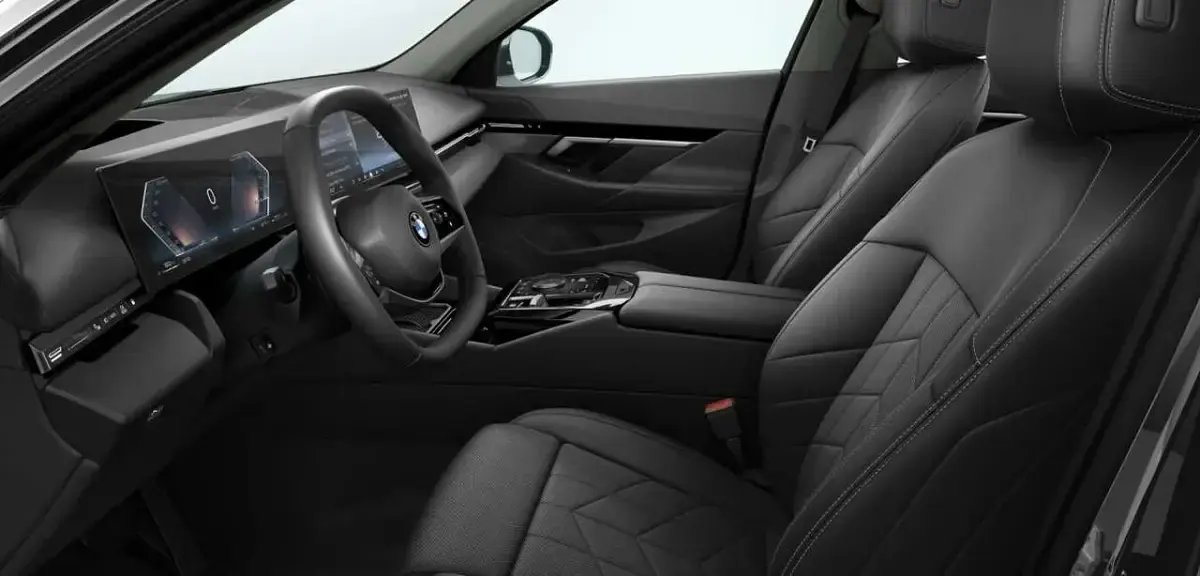 Gebraucht BMW 540 Performance 286 PS (210 kW) 2025 Schwarz Limousine