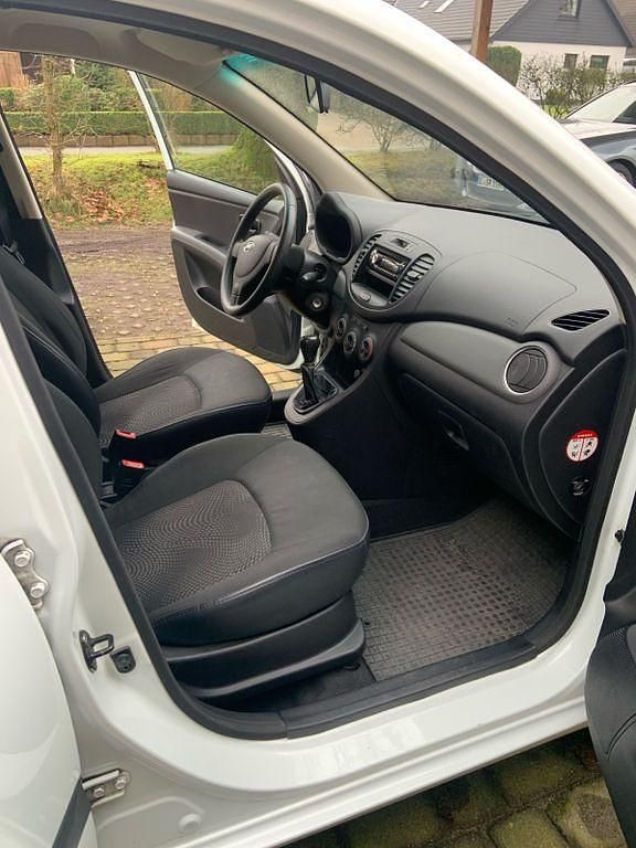 Gebraucht Hyundai i10 Classic 69 PS (50 kW) 2013 Weiß Kleinwagen