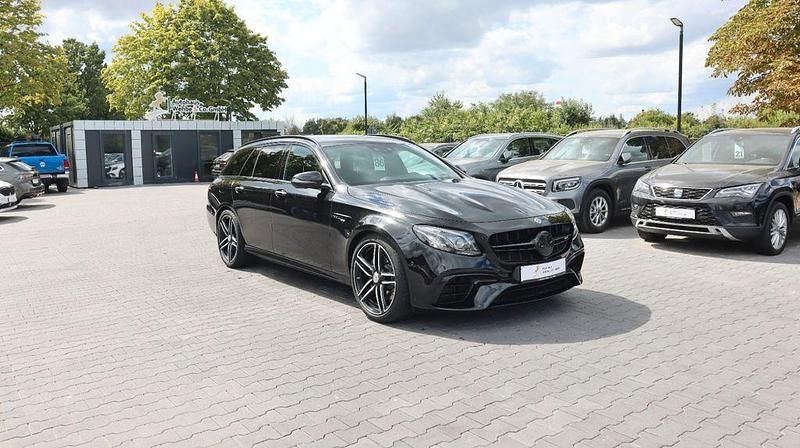 Schwarz Gebraucht 2018 Mercedes E63 AMG AMG Limousine | 39.900 € (Fairer Preis) - Bild 1/4