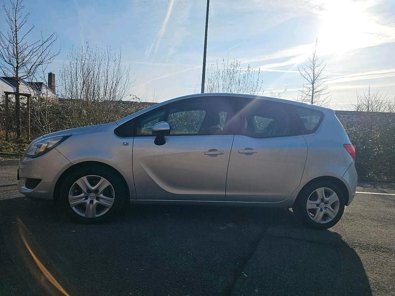Gebraucht Opel Meriva 140 PS (102 kW) 2015 Silber Van / Kleinbus