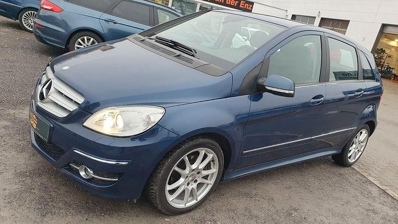 Gebraucht Mercedes B200 140 PS (102 kW) 2010 Blau Van / Kleinbus