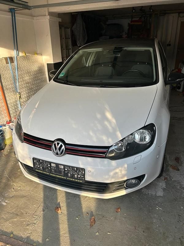 Weiß Gebraucht 2010 VW Golf VI Limousine | 2.350 € (Superpreis) - Bild 1/4