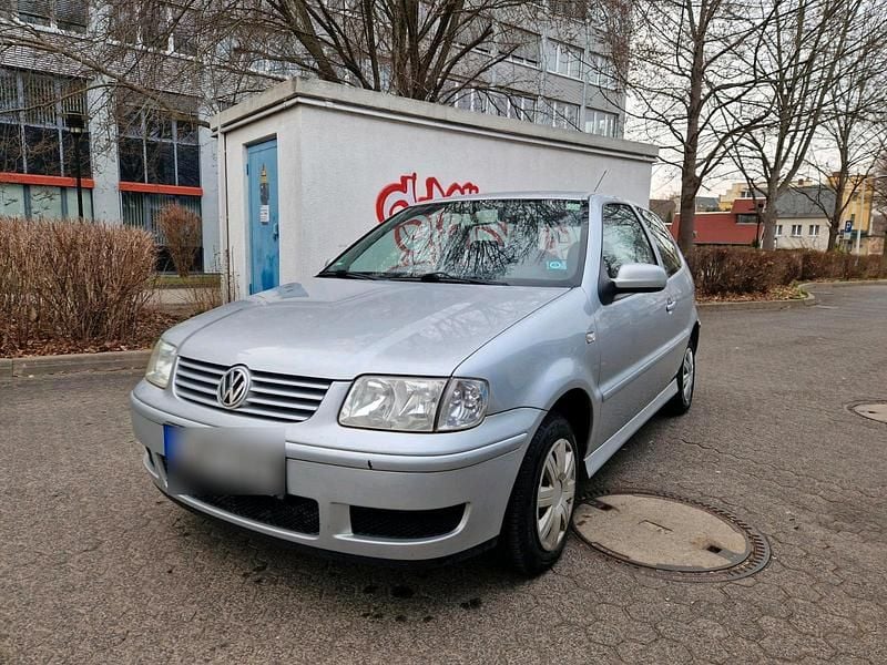 Gebraucht VW Polo 50 PS (36 kW) 2001 Grau Limousine