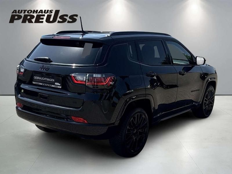 Gebraucht Jeep Compass 131 PS (96 kW) 2024 Schwarz SUV