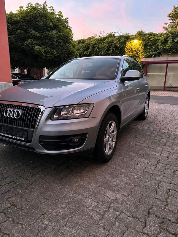 Grau Gebraucht 2009 Audi Q5 SUV | 6.950 € (Superpreis) - Bild 1/4