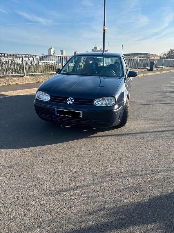 Blau Gebraucht 1999 VW Golf IV Kleinwagen | 2.200 € (Fairer Preis) - Bild 1/4