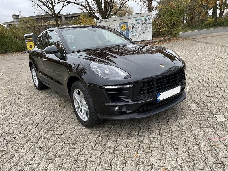 Schwarz Gebraucht 2017 Porsche Macan S SUV | 23.999 € (Superpreis) - Bild 1/4