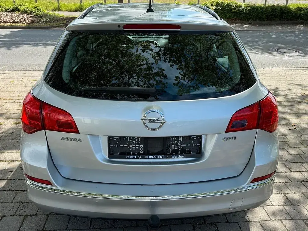 Gebraucht Opel Astra Selection 110 PS (80 kW) 2012 Silber Kombi