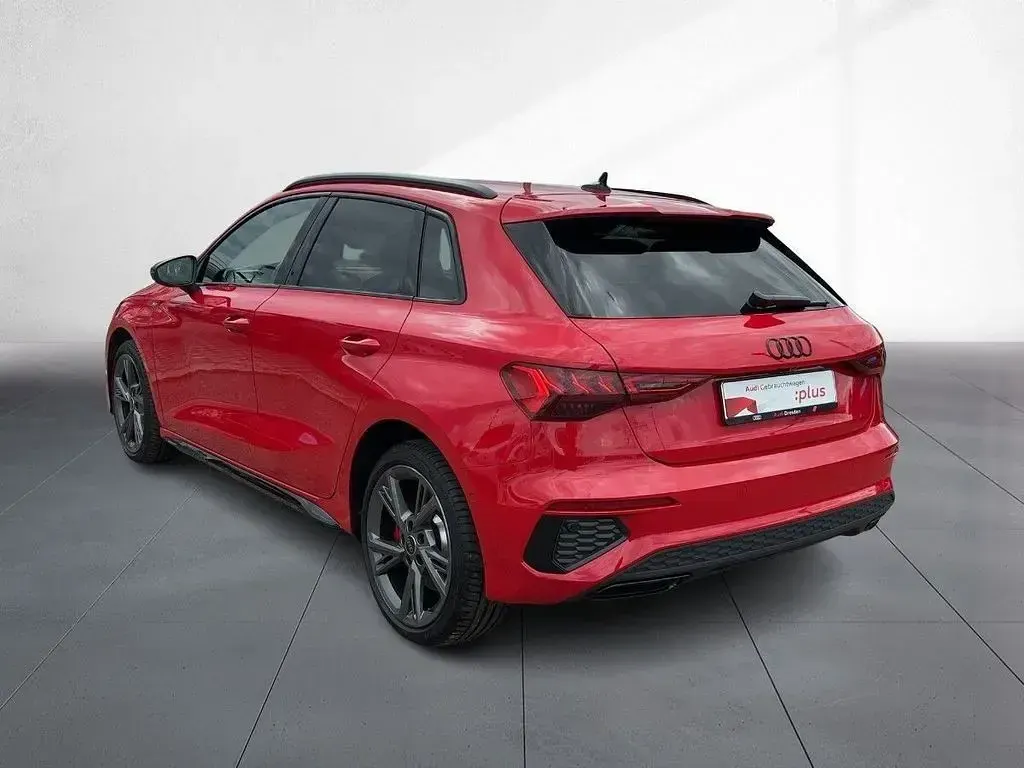 Gebraucht Audi A3 S-Line 245 PS (180 kW) 2023 Tangorot metallic Limousine